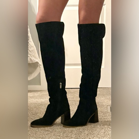 Vince Camuto Elegant Black Over the Knee Boots - Picture 5 of 9